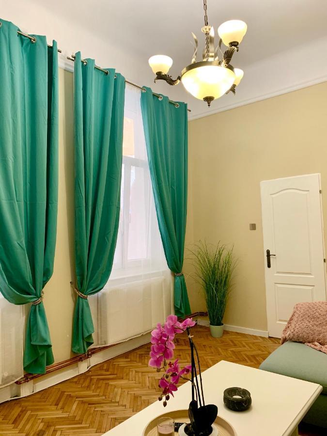 Art Nouveau Apartment Ultracentral Oradea Ngoại thất bức ảnh
