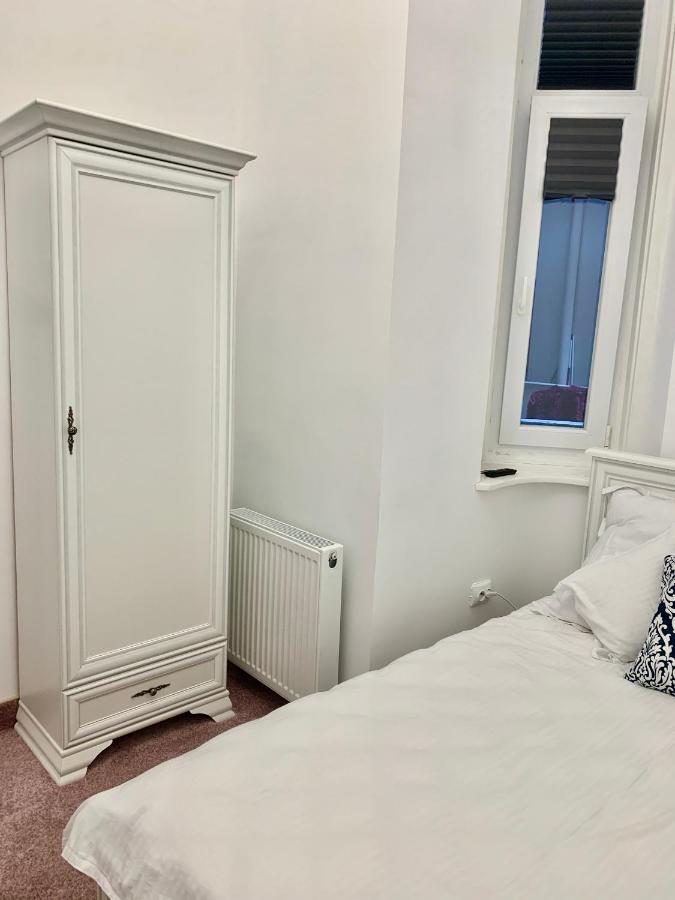 Art Nouveau Apartment Ultracentral Oradea Ngoại thất bức ảnh